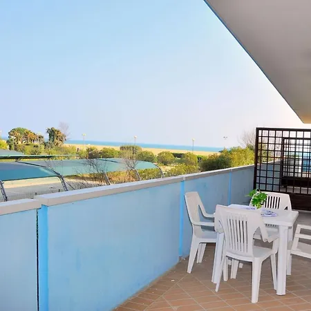 דירה Lovely Flat With Side Sea View And Swimming Pool ביביונה