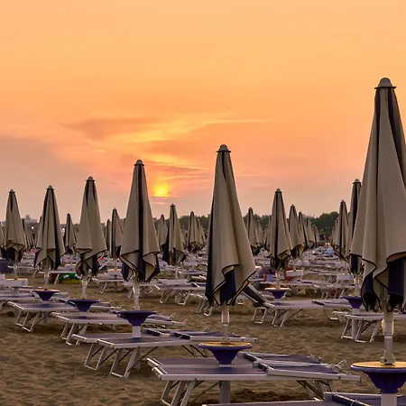 Lovely Flat With Side Sea View And Swimming Pool * Bibione