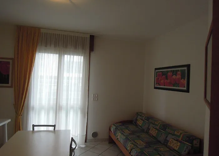 Lovely Flat With Side Sea View And Swimming Pool