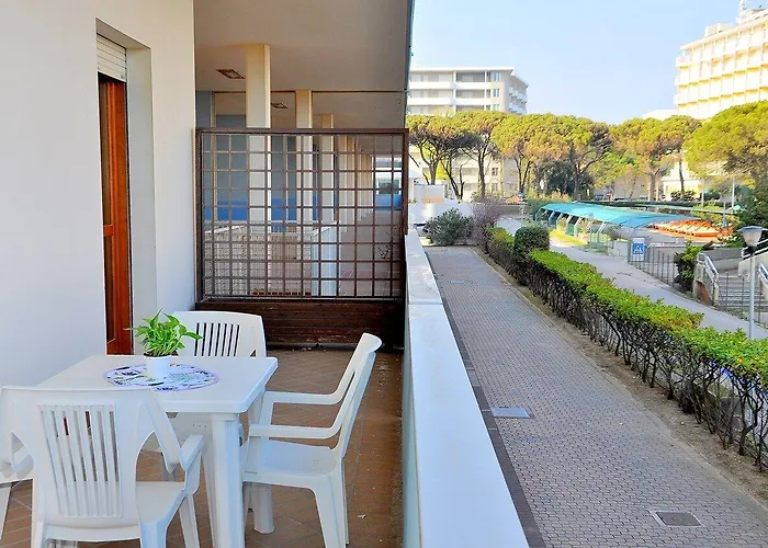 Lovely Flat With Side Sea View And Swimming Pool Bibione