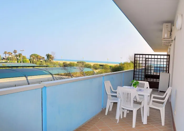Apartmán Lovely Flat With Side Sea View And Swimming Pool Bibione